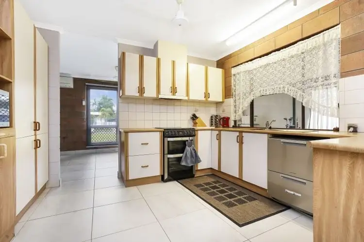18 Buckland Court, Moulden NT 830