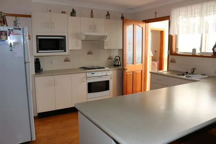 162 Wallarah Road, Gorokan NSW 2263