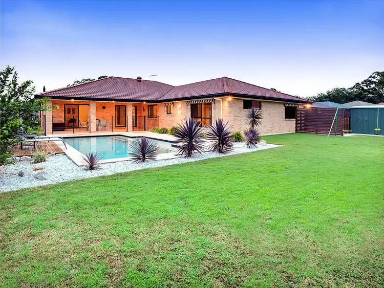 8 Corowa Court, Eatons Hill QLD 4037