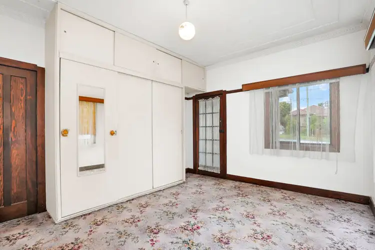 12 Peter Street