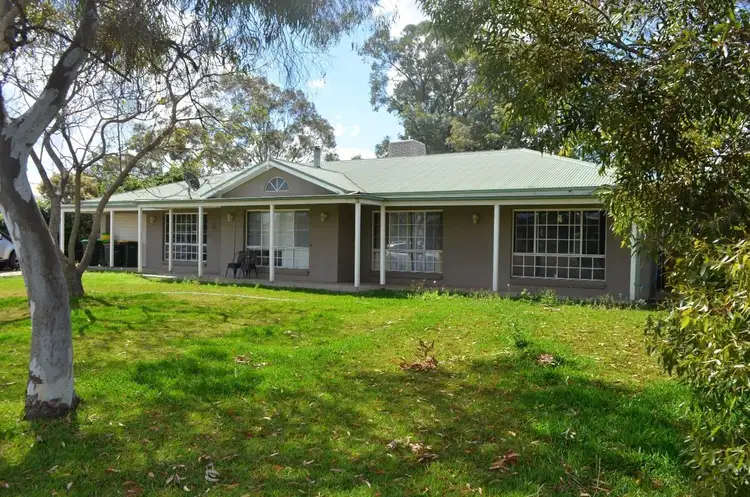 11 Loren Avenue, Moree NSW 2400