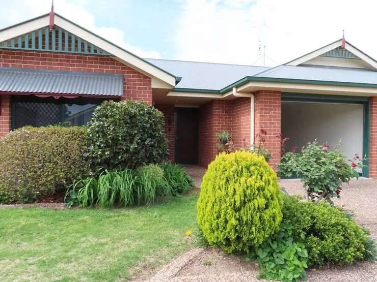 Main view of Homely unit listing, Unit 5 23 Granite Street, Stanthorpe QLD 4380