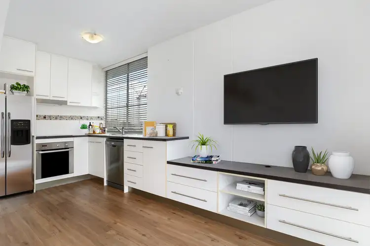 Third view of Homely unit listing, 3B/28 Fortescue Street, Spring Hill QLD 4000