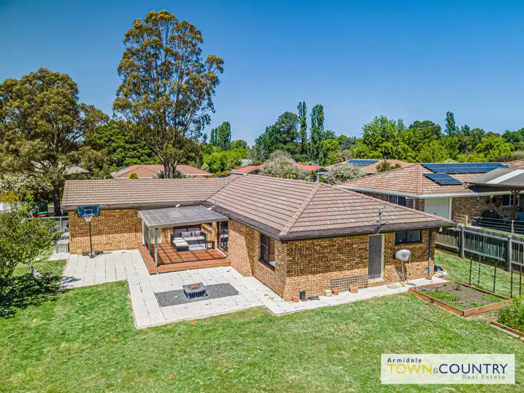 2 Wyevale Close, Armidale NSW 2350