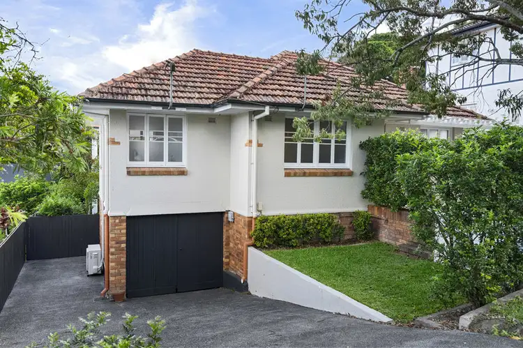 19 Park Street, Coorparoo QLD 4151