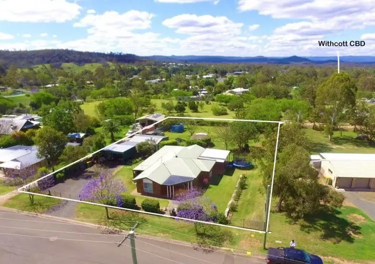 5 Vista Court, Withcott QLD 4352