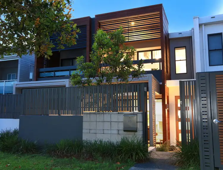 25 The Crestway, Robina QLD 4226