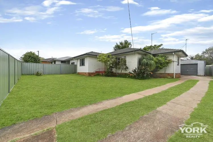 25 Quelch Street, Rockville QLD 4350