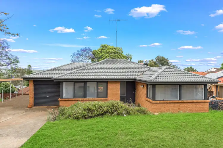 6 Cobb Place, Ambarvale NSW 2560