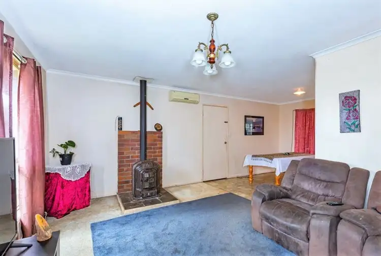 Second view of Homely house listing, 15 Shannon Court, Oakey QLD 4401