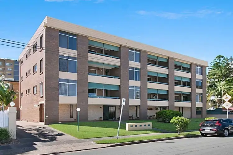 8/6 Ward Street, Coolangatta QLD 4225
