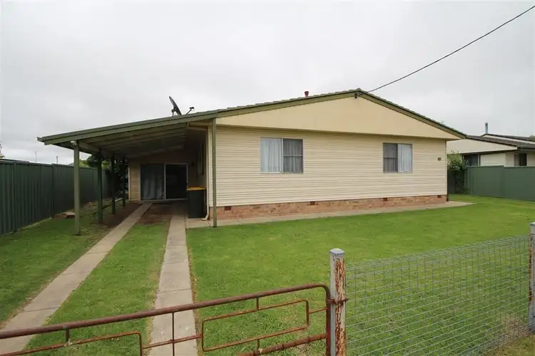 122 Logan Street, Tenterfield NSW 2372
