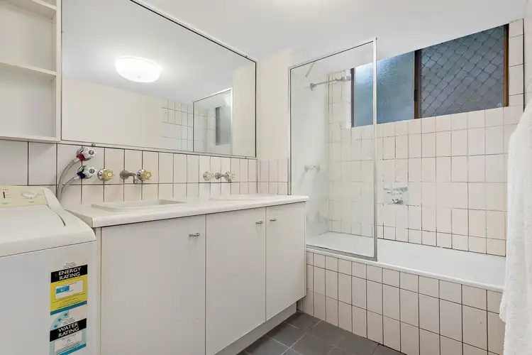Sixth view of Homely unit listing, 2/33 Cadell St, Toowong QLD 4066
