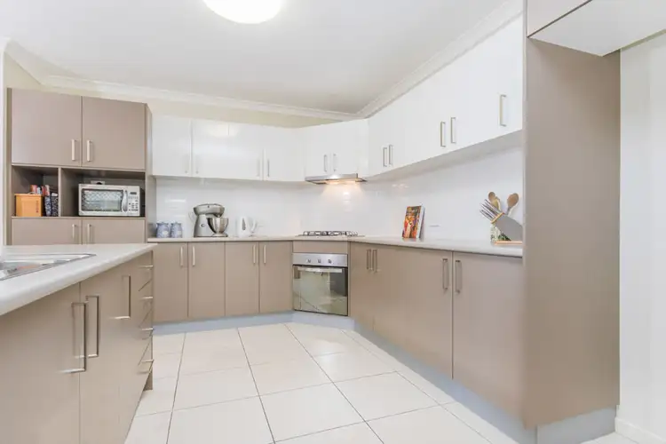 17 Adam Street, Beachmere QLD 4510