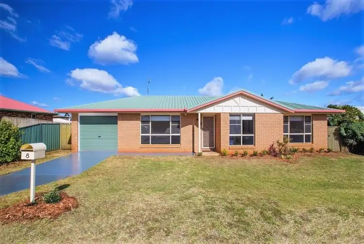 8 Oaklands Court, Glenvale QLD 4350