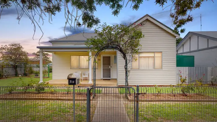 50 Regent Street, Junee NSW 2663