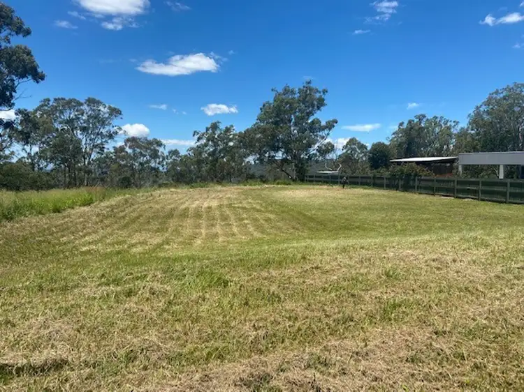 8 Oakhill Place, Preston QLD 4352