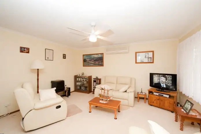 Second view of Homely townhouse listing, 5/1-5 La Fontaine Ave, Lavington NSW 2641