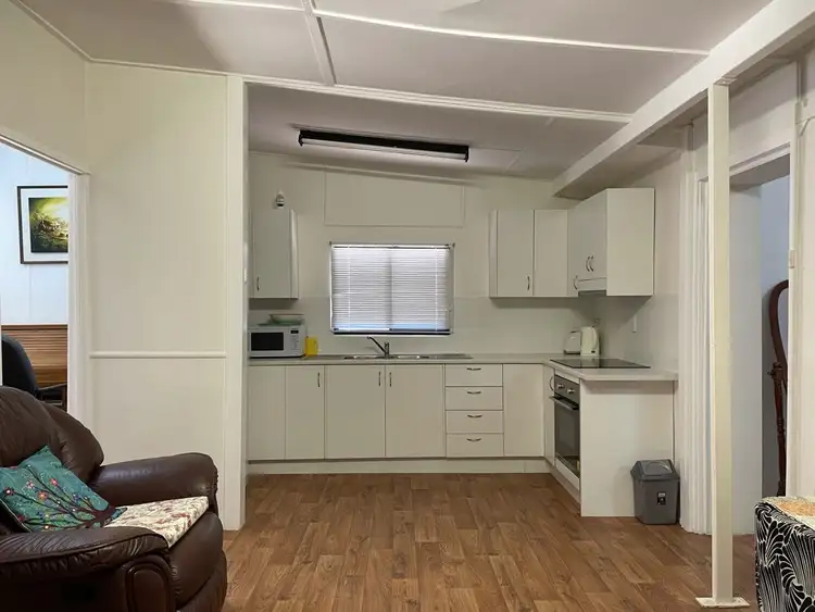 41 Morilla Street (Back Flat), Lightning Ridge NSW 2834