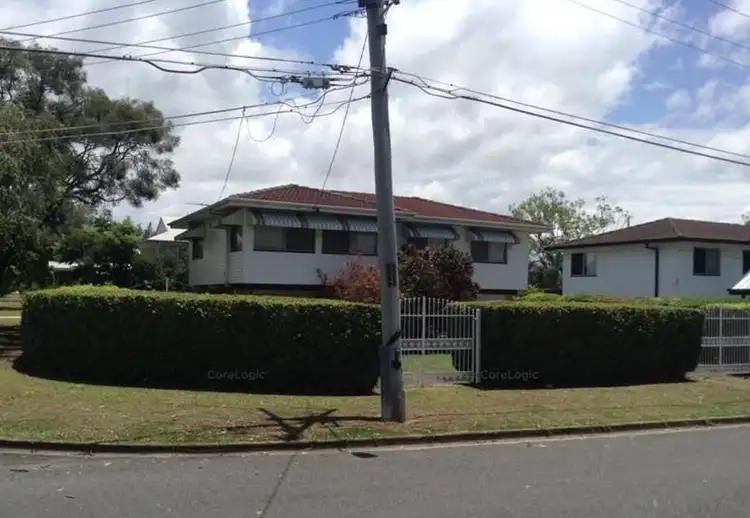 19 East Avenue, Brighton QLD 4017