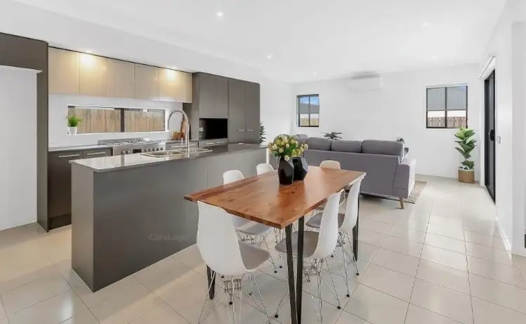 17 Reg Grundy Street, Ripley QLD 4306