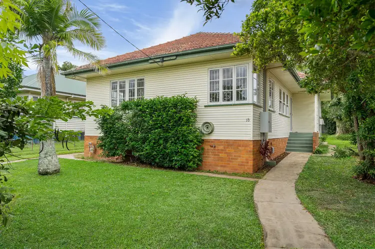 18 Roscoe Street, Holland Park QLD 4121
