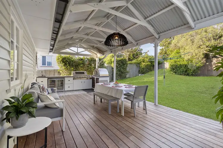 112 Layard Street, Holland Park QLD 4121
