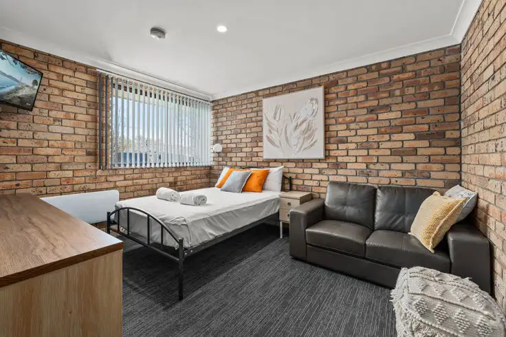 Room 9/4 Salmon Avenue