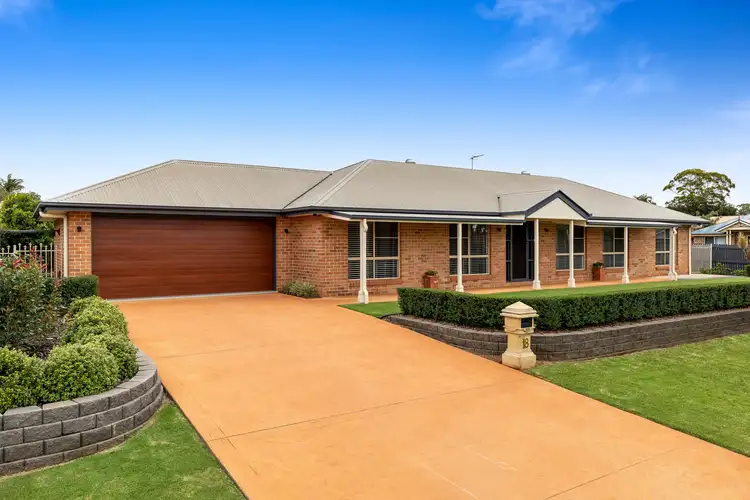 18 Prime Minister Drive, Middle Ridge QLD 4350