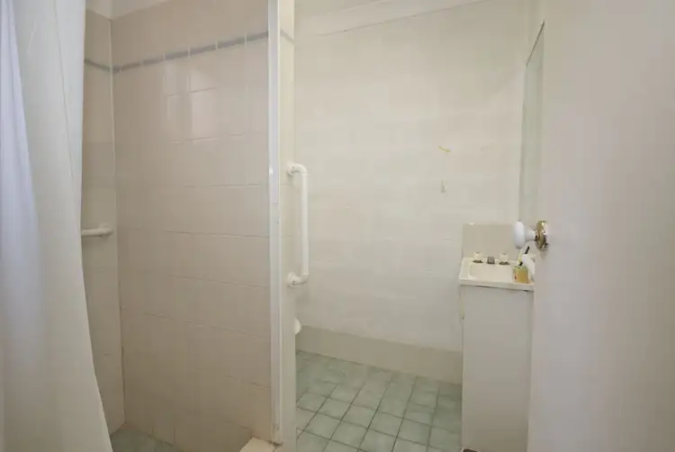Seventh view of Homely unit listing, 5/2018 Wynnum Road, Wynnum West QLD 4178