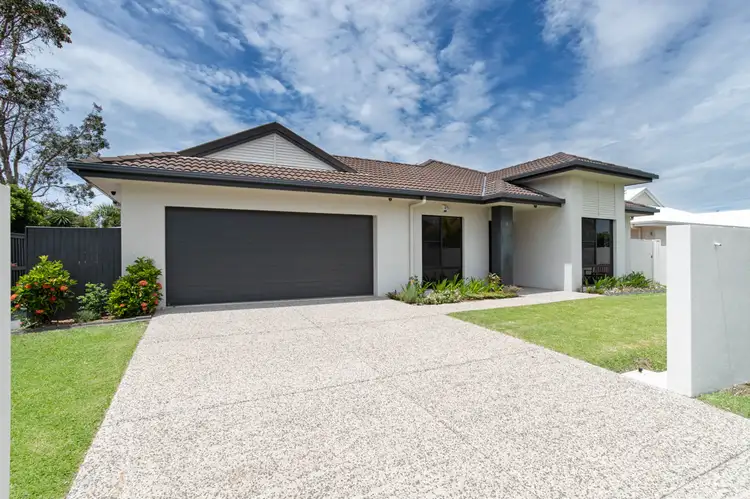 8 Trinity Place, Pelican Waters QLD 4551