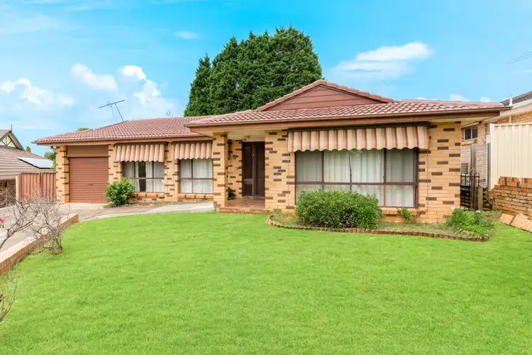 9 Montague Place, Rosemeadow NSW 2560