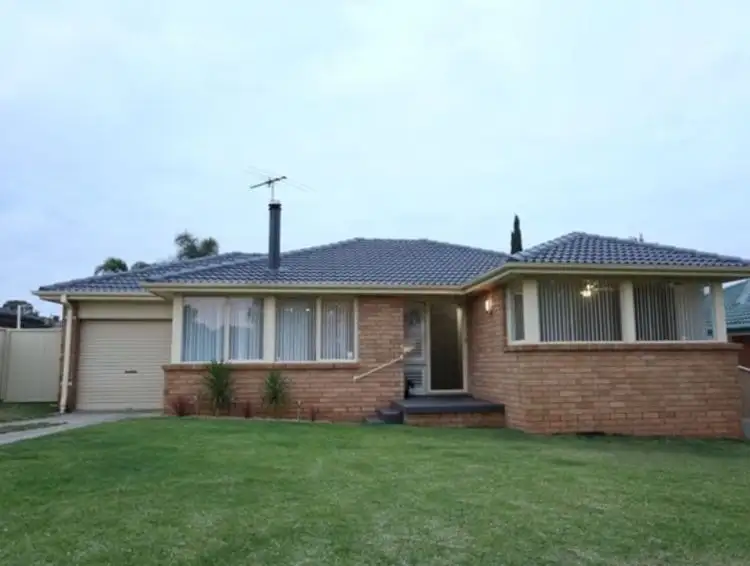 10 Cooradilla Place, Bradbury NSW 2560
