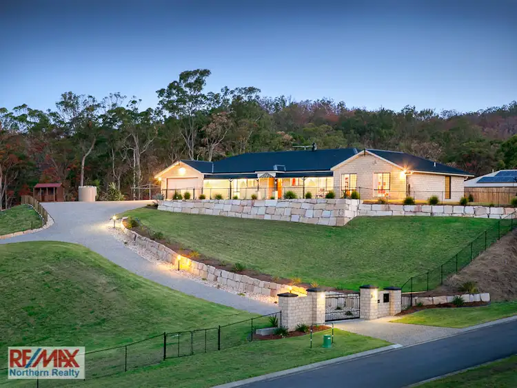 15 Ron Bischof Close, Cashmere QLD 4500