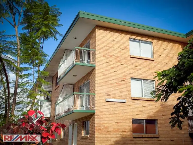Main view of Homely unit listing, 2/6 Garnet Street, Clayfield QLD 4011