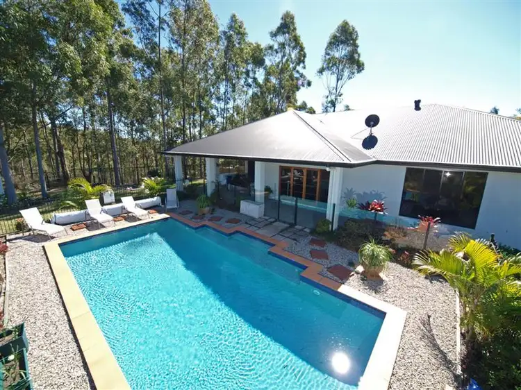5 BENARKIN COURT, Cashmere QLD 4500