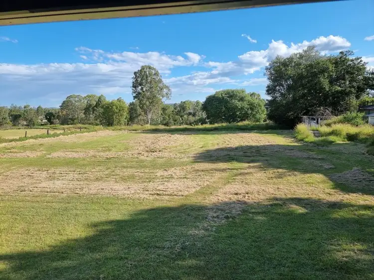 16 Kirk St, Bundamba QLD 4304