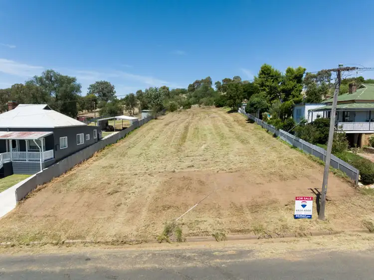 83 George Street, Junee NSW 2663