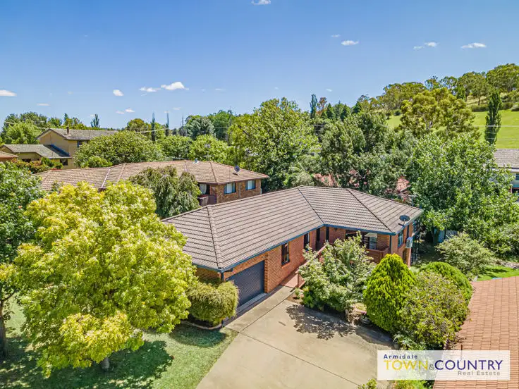 11 Newbury Drive, Armidale NSW 2350