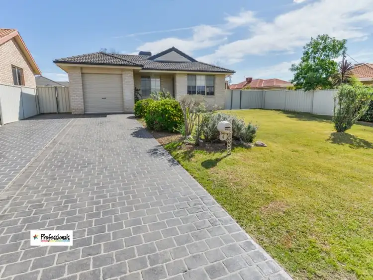 Main view of Homely house listing, 4 Giles Place, Tamworth NSW 2340