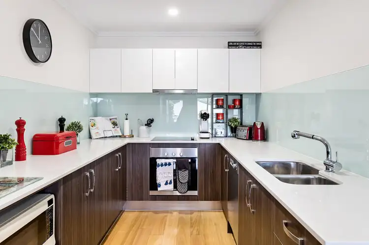 4/15 Percy Street, Redcliffe QLD 4020