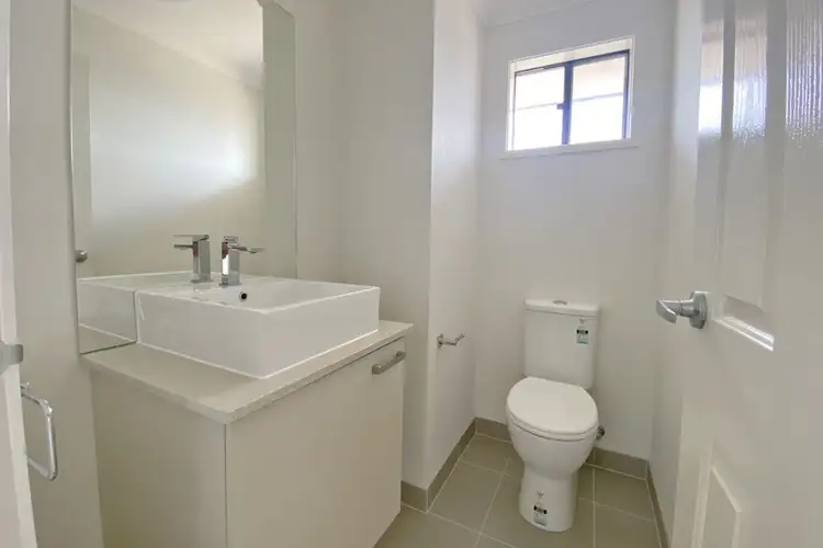Fifth view of Homely house listing, 3 Rossiter Retreat, Cranbourne North VIC 3977