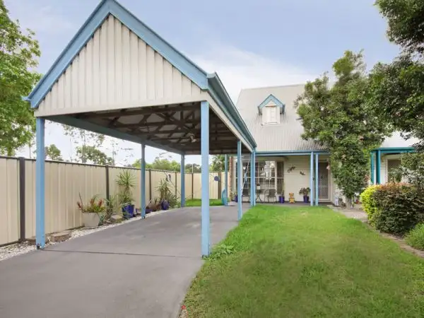 2/11 Tulip Close, Fitzgibbon QLD 4018