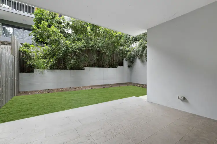 2/37 Palmer Street, Greenslopes QLD 4120