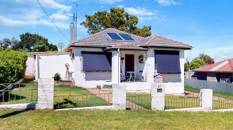 61 George Street, Junee NSW 2663