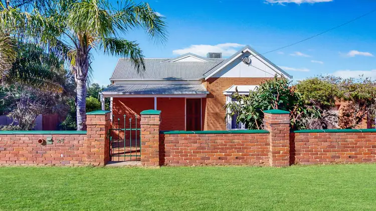 28 Marquis Street, Junee NSW 2663