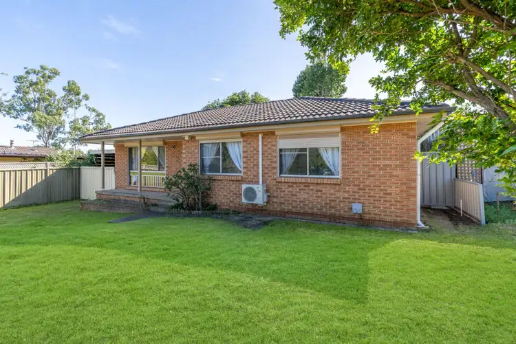 10 Wagtail Crescent, Ingleburn NSW 2565