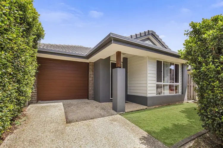 27 BLUE MOUNTAINS CRESCENT, Fitzgibbon QLD 4018