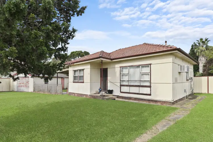 7 Vairys Crescent, Merrylands NSW 2160