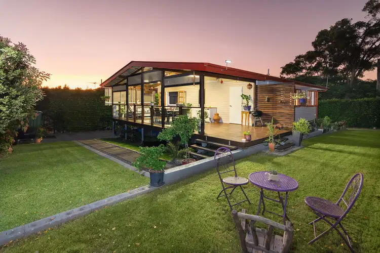 25 Roby Street, Wynnum QLD 4178